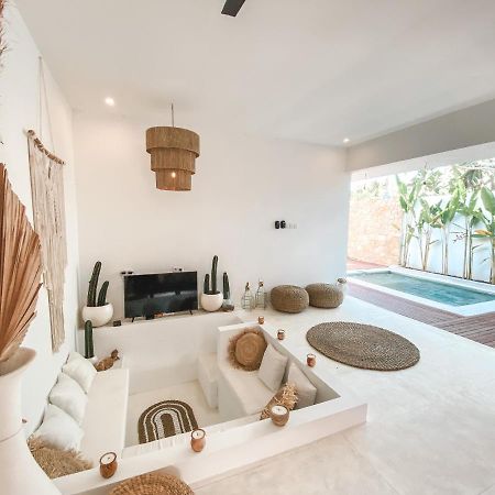 Villa Uma & Amu - Modern Design Kuta  Exterior photo